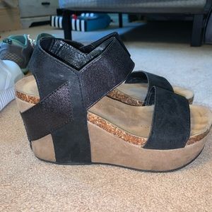 Pierre Dumas Wedges (women’s size 7)